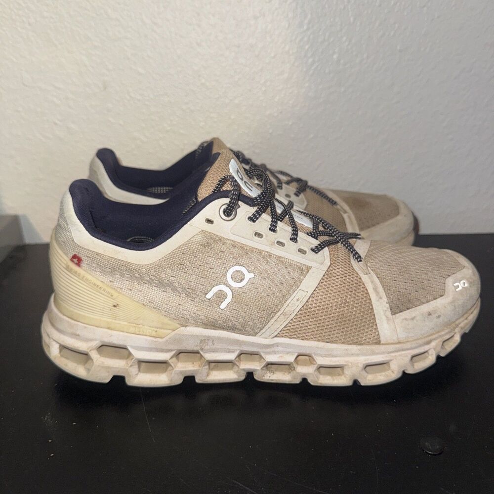 On Cloudstratus Running Shoes White/Almond Women's Size 7.5